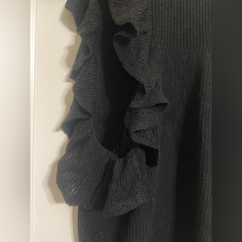 H&M women's small racer back ribbed knit sweater with ruffle details black EUC - Picture 6 of 6